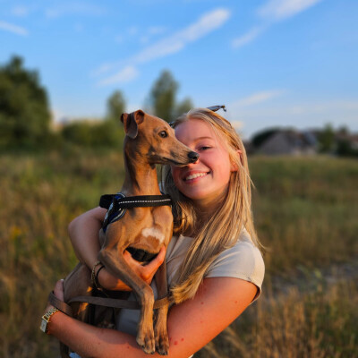 Elisa zoekt een Kamer / Studio in Gent