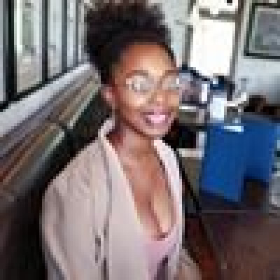 Jasmine zoekt een Kamer / Appartement / Studio in Gent