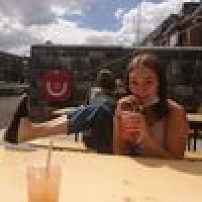 Lune  is looking for a Room in Gent