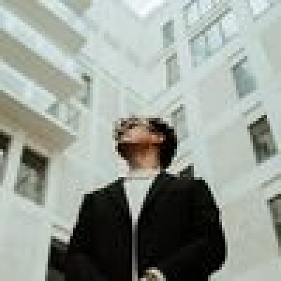 Renaat zoekt een Kamer / Appartement / Studio in Gent