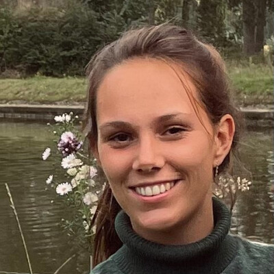 Elodie zoekt een Kamer / Appartement / Studio in Gent