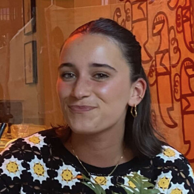 Laura  zoekt een Kamer / Appartement in Gent