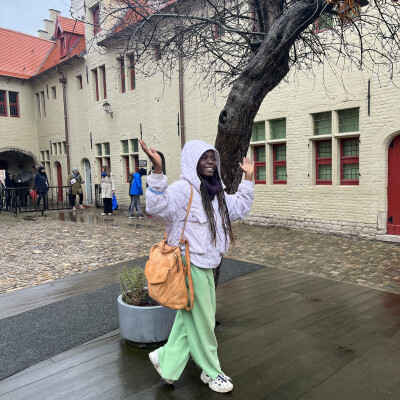 Valary  zoekt een Studio in Gent