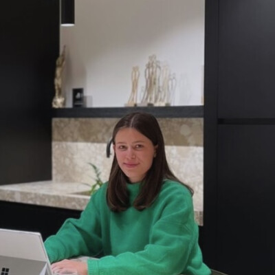 Isaura  zoekt een Kamer / Appartement / Studio in Gent