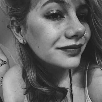 Lina  zoekt een Kamer / Studio in Gent