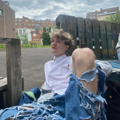 Julien zoekt een Kamer / Appartement / Studio in Gent