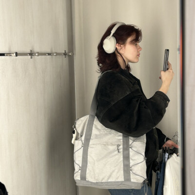 Eva-Maria zoekt een Kamer / Appartement / Studio in Gent