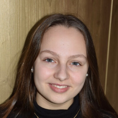 Roos zoekt een Kamer / Appartement / Studio in Gent