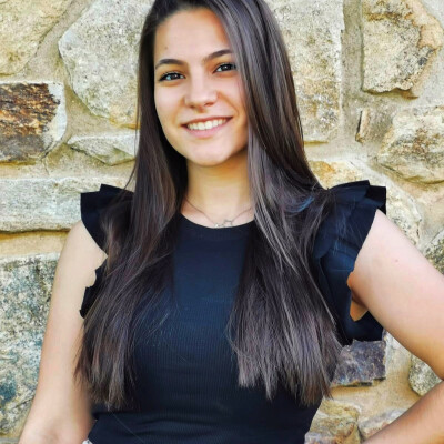 Paula zoekt een Kamer / Appartement / Studio in Gent