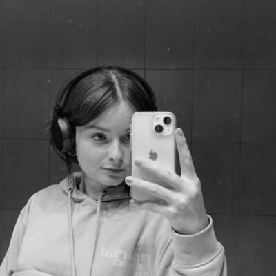 Naomi zoekt een Kamer / Appartement / Studio in Gent