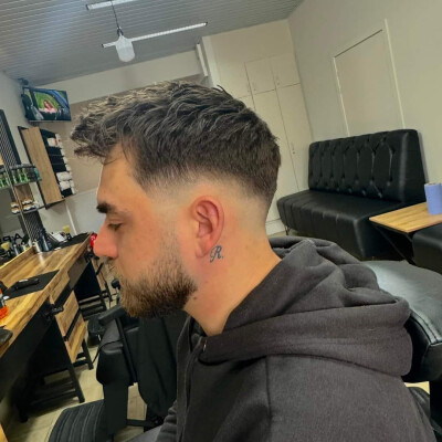 Michaél  zoekt een Kamer / Appartement / Studio in Gent