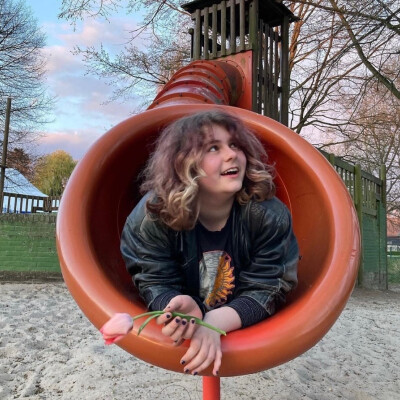 Ella zoekt een Kamer / Appartement / Studio in Gent