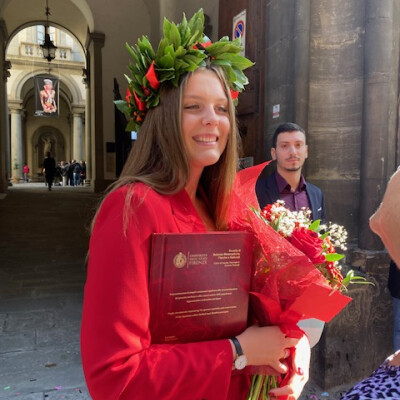 Sara zoekt een Kamer / Appartement / Studio in Gent