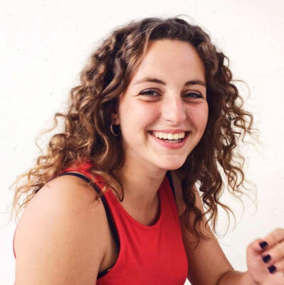 Ruth  zoekt een Appartement / Studio in Gent