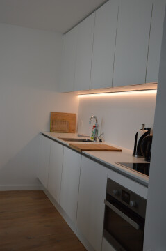 nieuwe, volledig ingerichte keuken